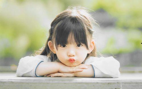 吃瓜图片网红女孩玩具