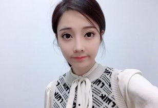 网红歌手蒋汶珊吃瓜图片,网红歌手的日常生活曝光