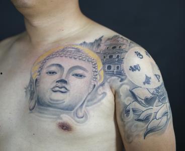 纹身网红玉儿吃瓜,吃瓜成瘾，揭秘娱乐圈幕后故事