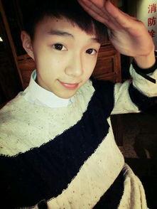 网红弟弟吃瓜图片高清视频,高清视频揭秘瓜界新宠